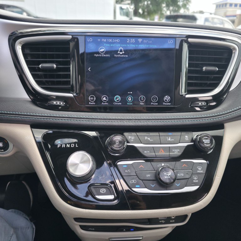2018 Chrysler Pacifica Image 22
