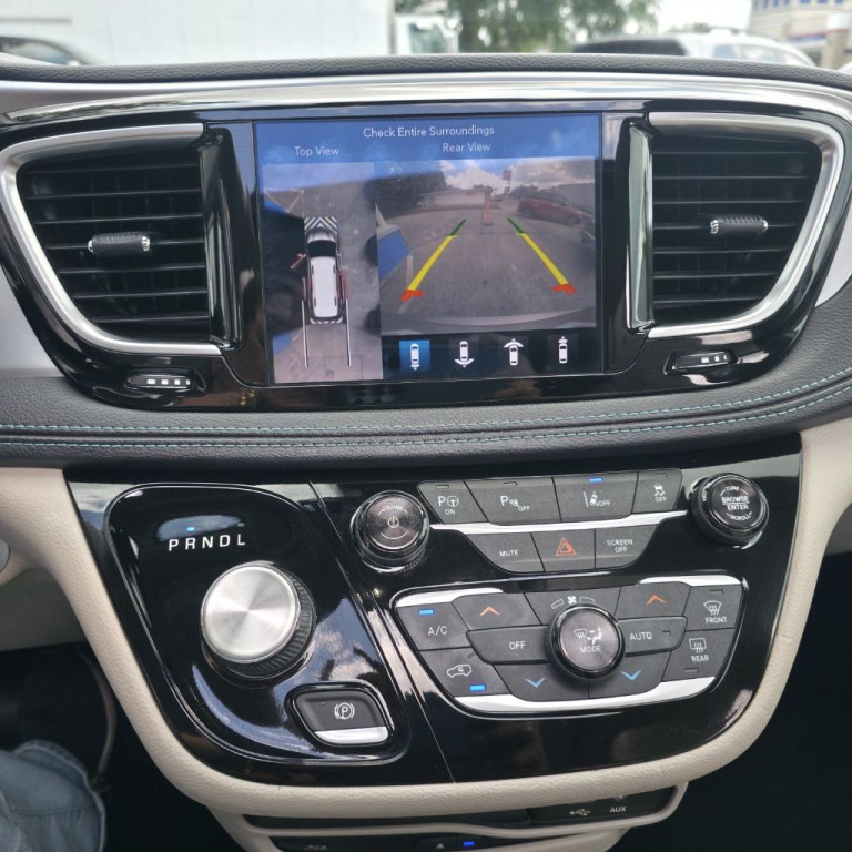 2018 Chrysler Pacifica Image 26