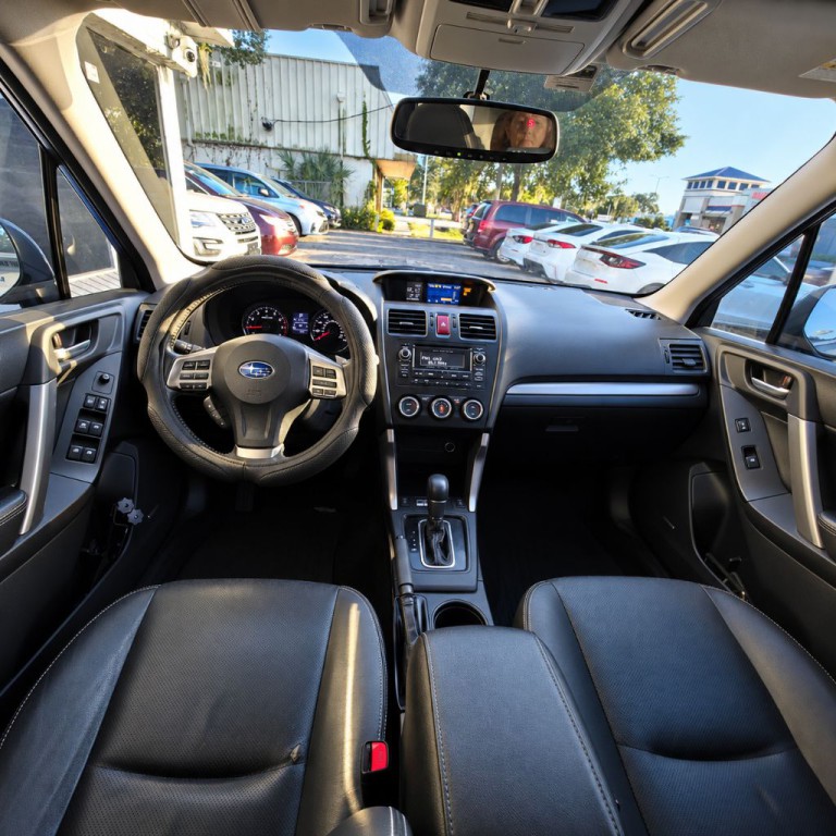 2015 Subaru Forester Image 1