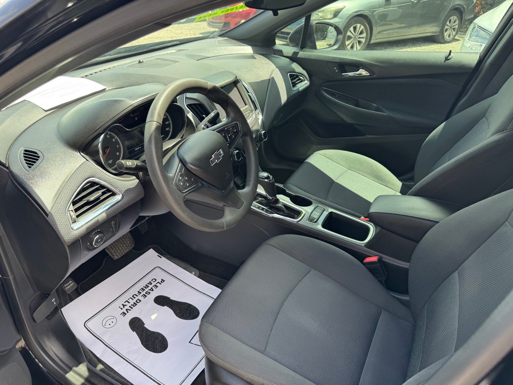 2019 Chevrolet Cruze Image 4