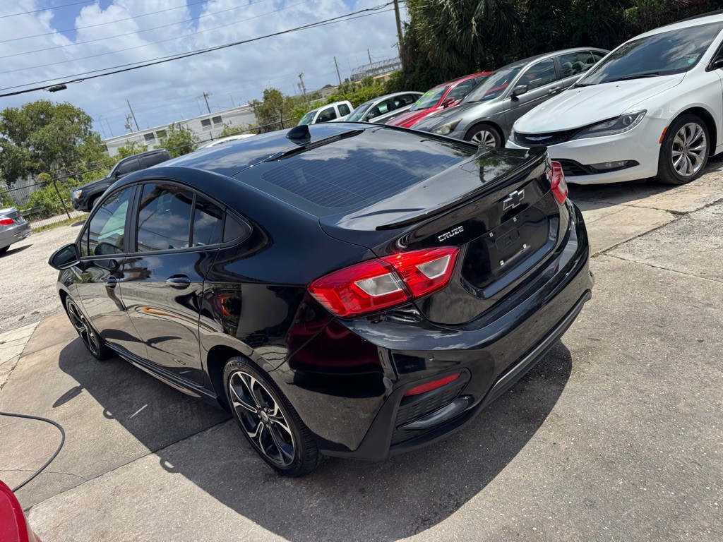 2019 Chevrolet Cruze Image 8