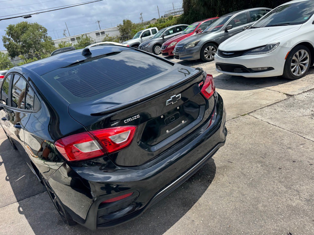 2019 Chevrolet Cruze Image 9