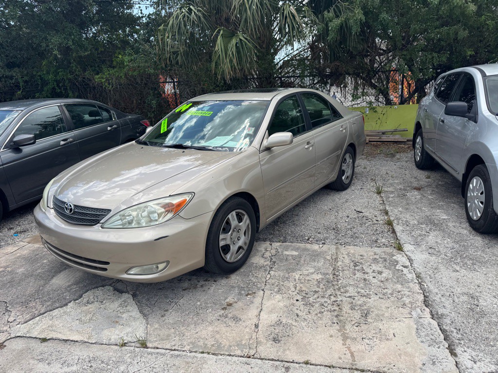 2004 Toyota Camry Image 5