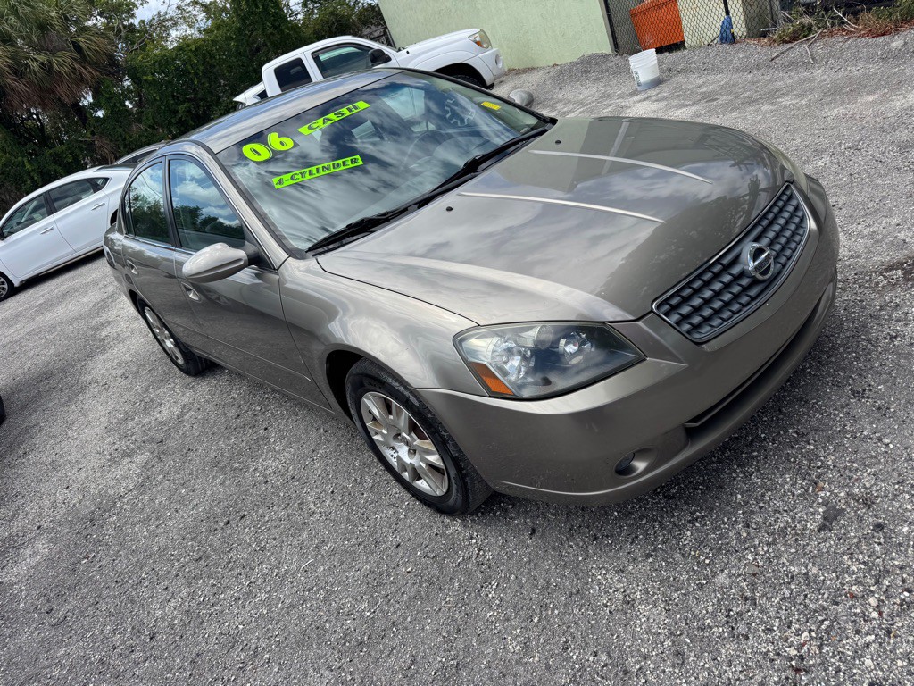 2005 Nissan Altima Image 2