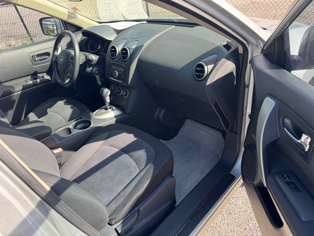 2011 Nissan Rogue Image 4
