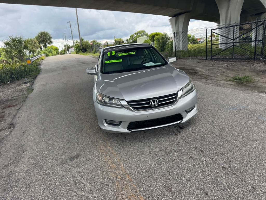 2013 Honda Accord Image 1