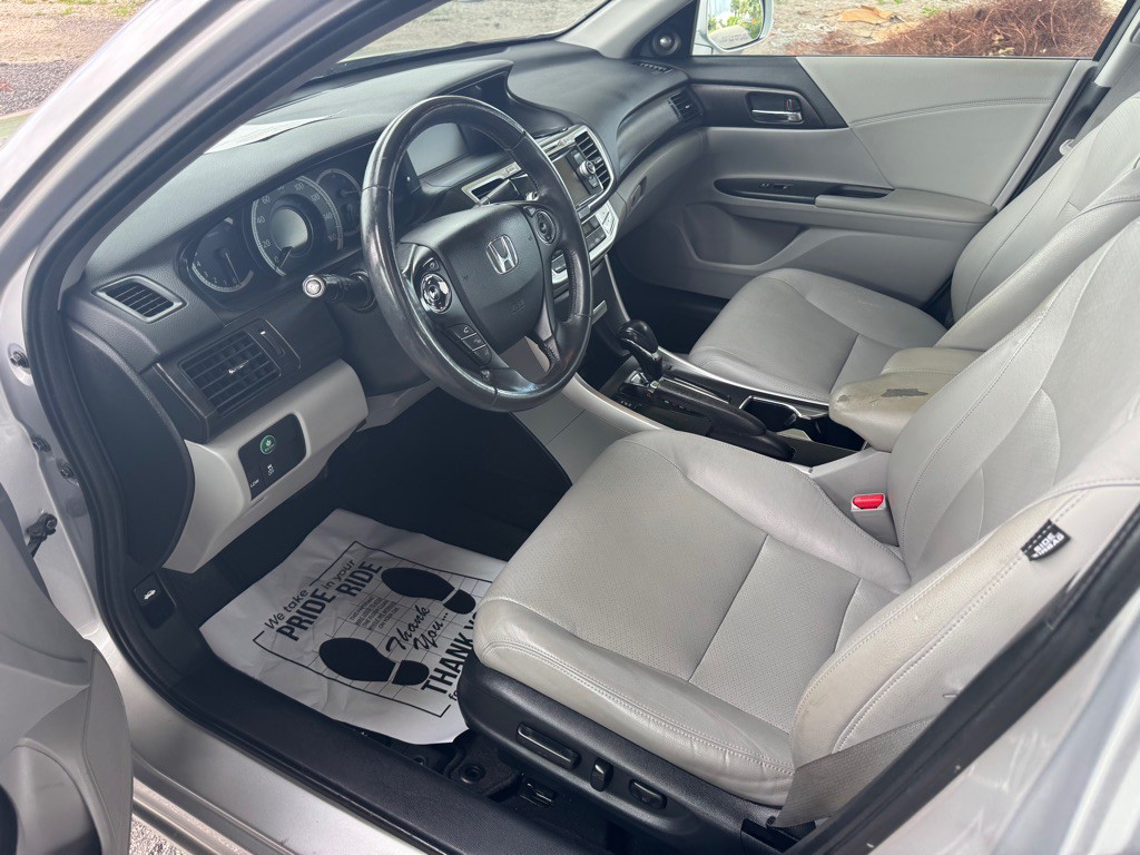 2013 Honda Accord Image 11