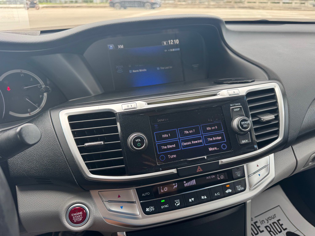 2013 Honda Accord Image 16