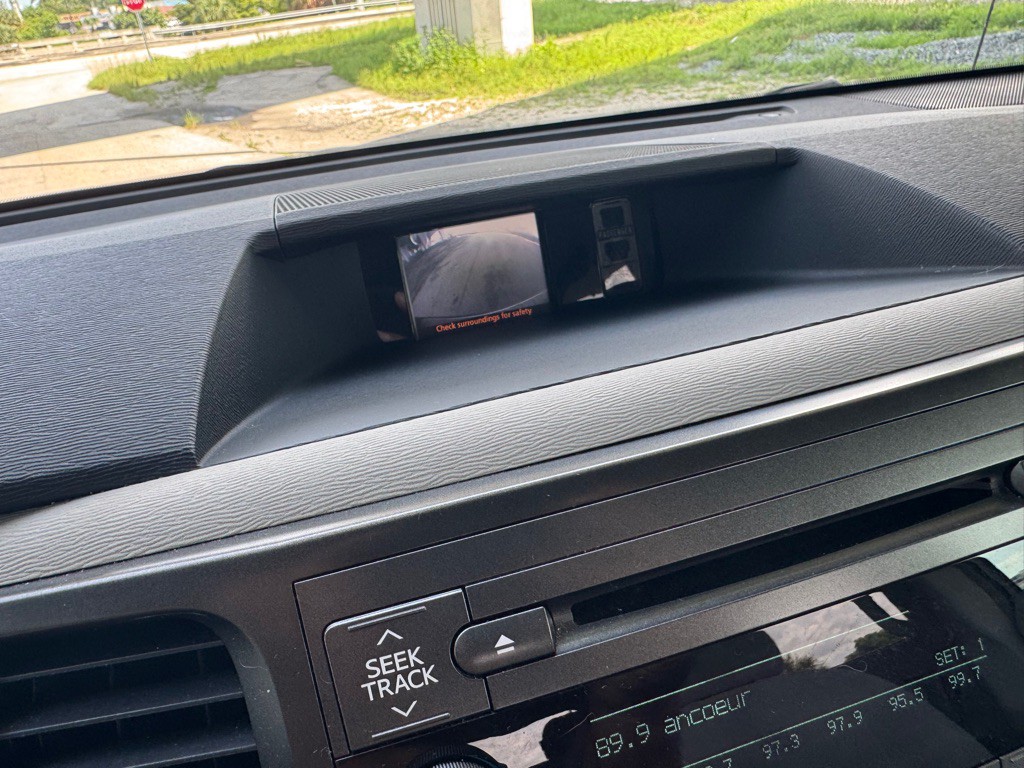 2012 Toyota Sienna Image 24