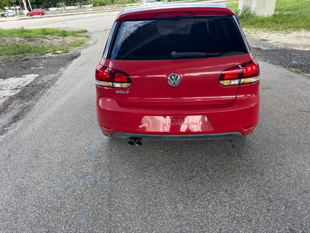 2010 Volkswagen Golf Image 8