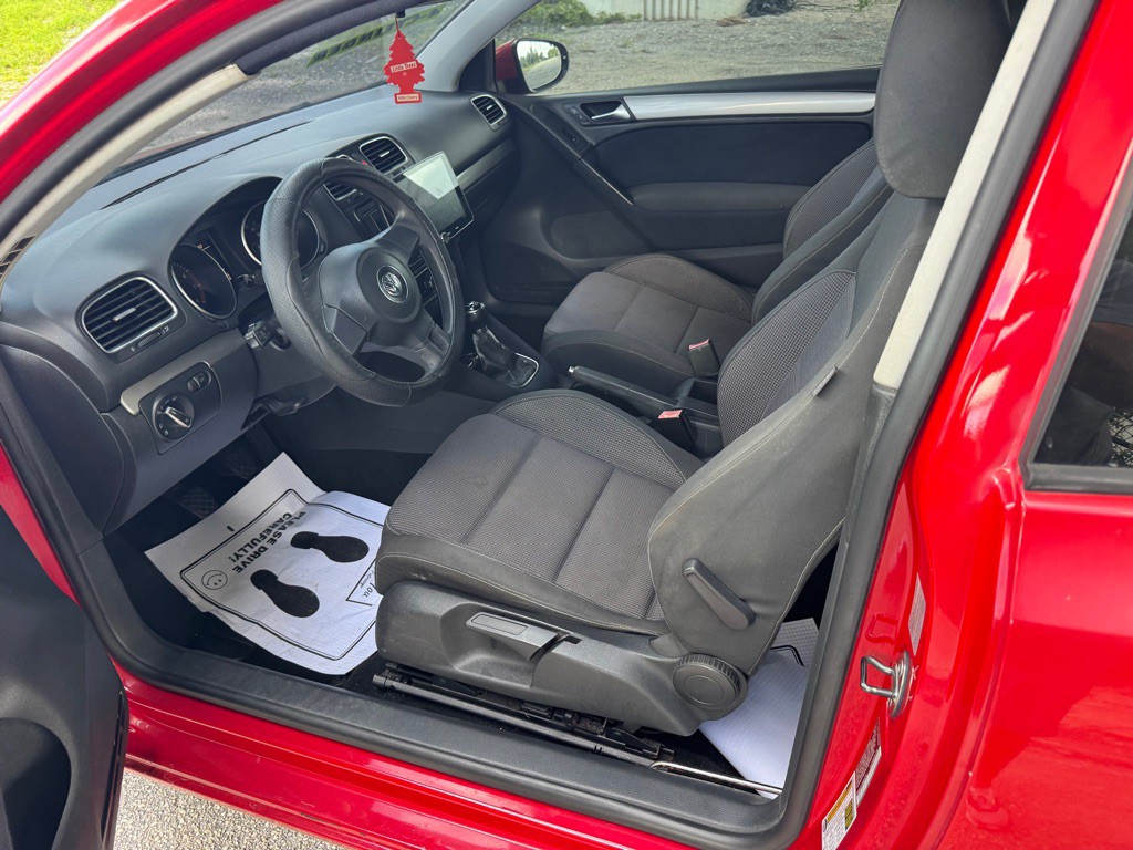 2010 Volkswagen Golf Image 9