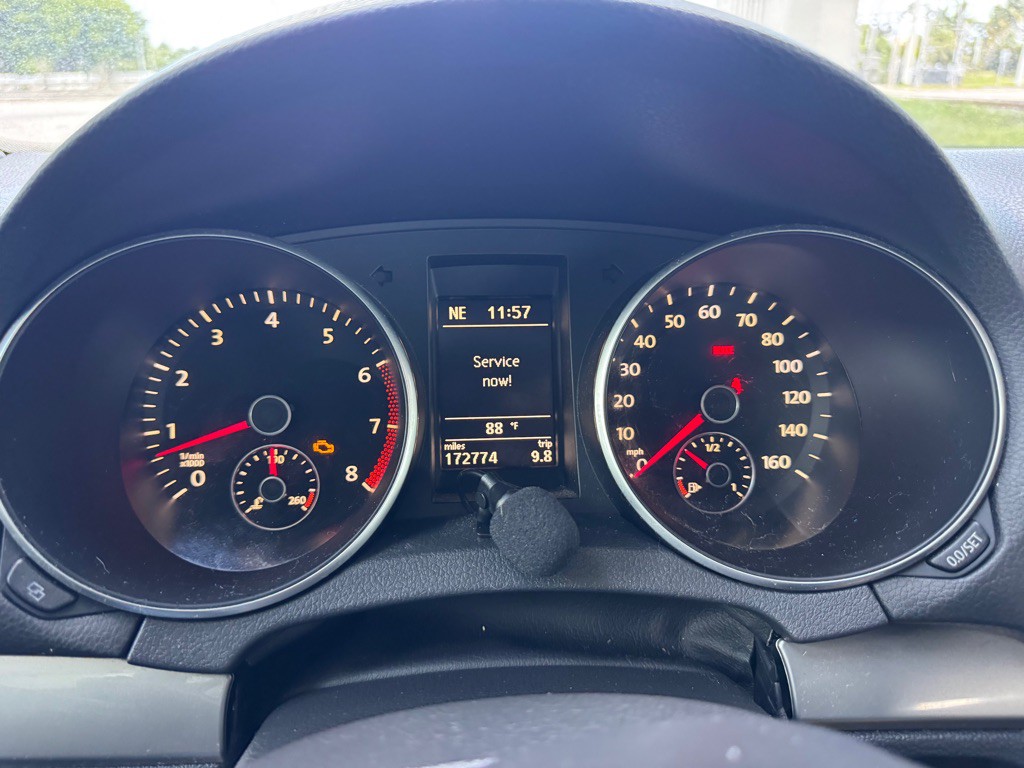 2010 Volkswagen Golf Image 20