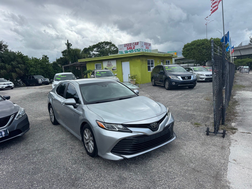 2018 Toyota Camry Image 7