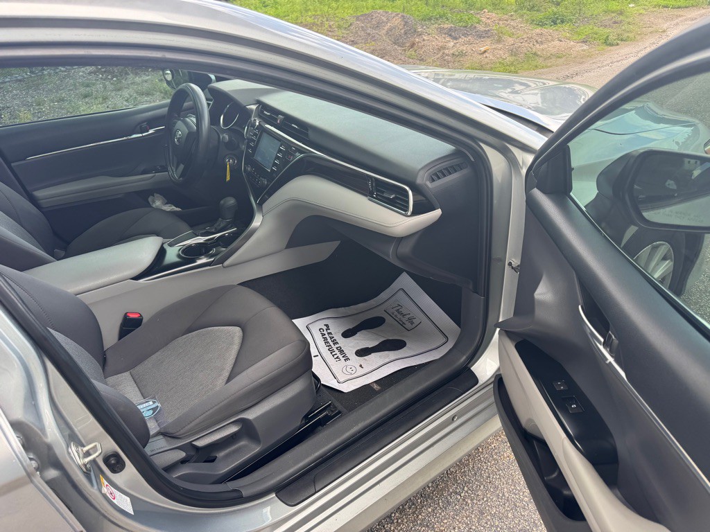 2018 Toyota Camry Image 18