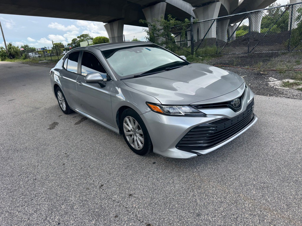 2018 Toyota Camry Image 1
