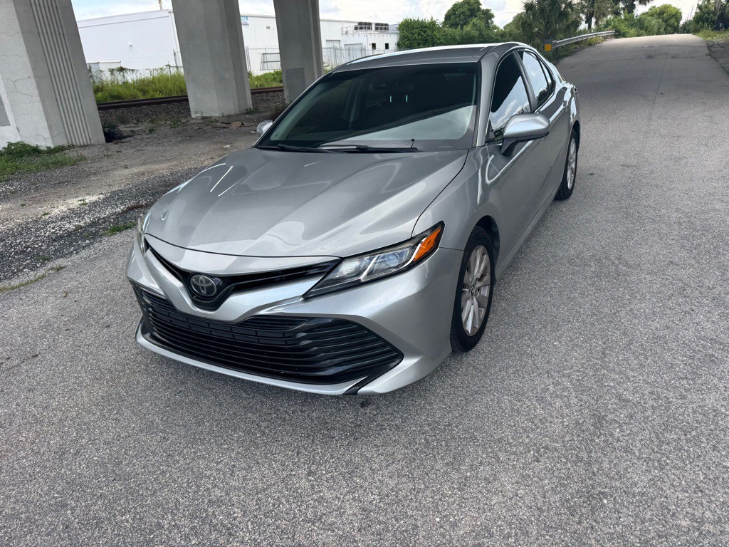 2018 Toyota Camry Image 3
