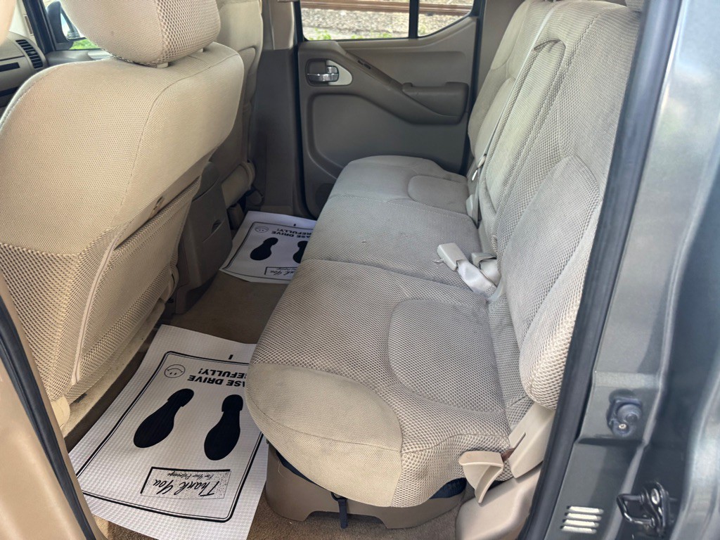 2007 Nissan Frontier Image 13