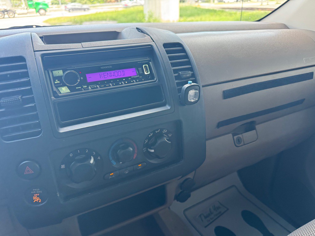 2007 Nissan Frontier Image 17