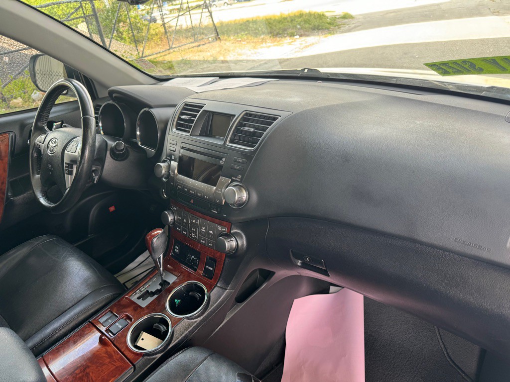 2012 Toyota Highlander Image 14