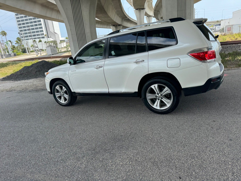 2012 Toyota Highlander Image 20