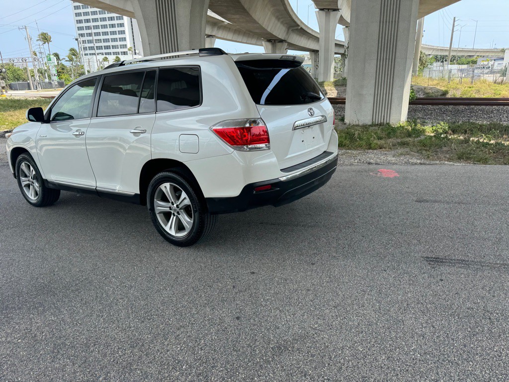 2012 Toyota Highlander Image 22