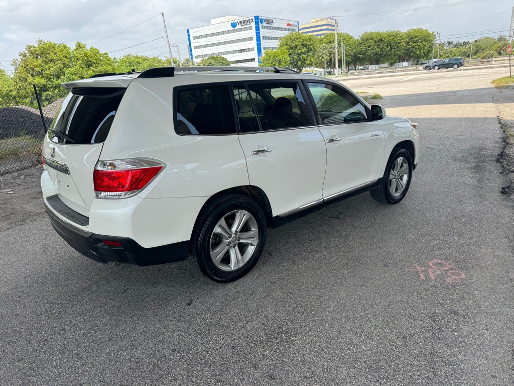 2012 Toyota Highlander Image 23
