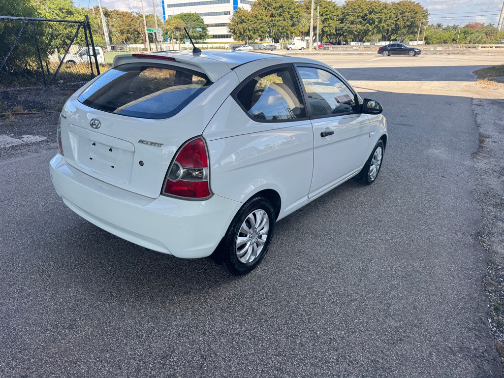 2008 Hyundai Accent Image 4