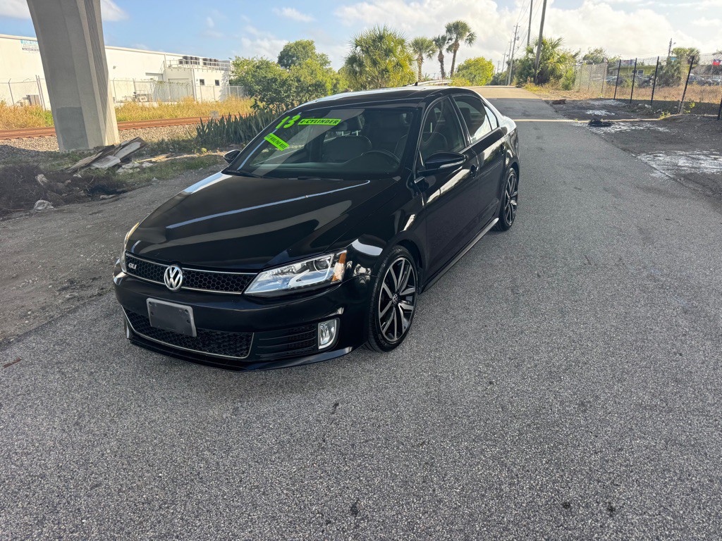 2013 Volkswagen Jetta Image 2