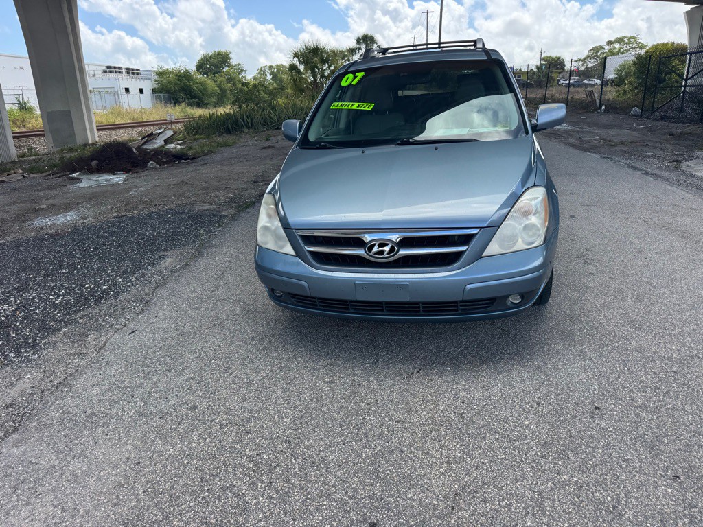 2007 Hyundai Entourage Image 2