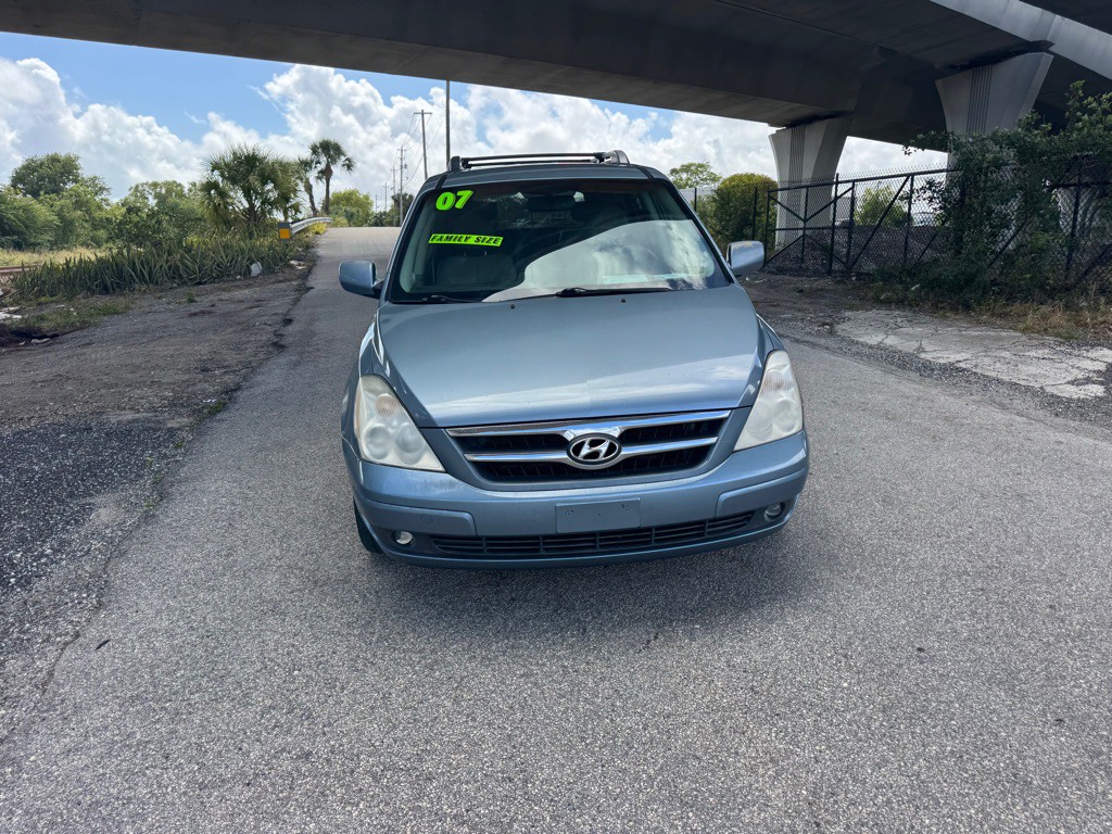 2007 Hyundai Entourage Image 3