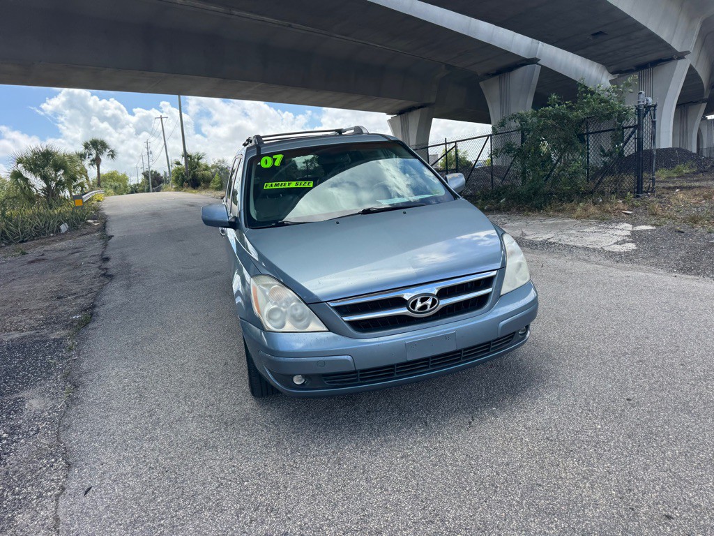 2007 Hyundai Entourage Image 4
