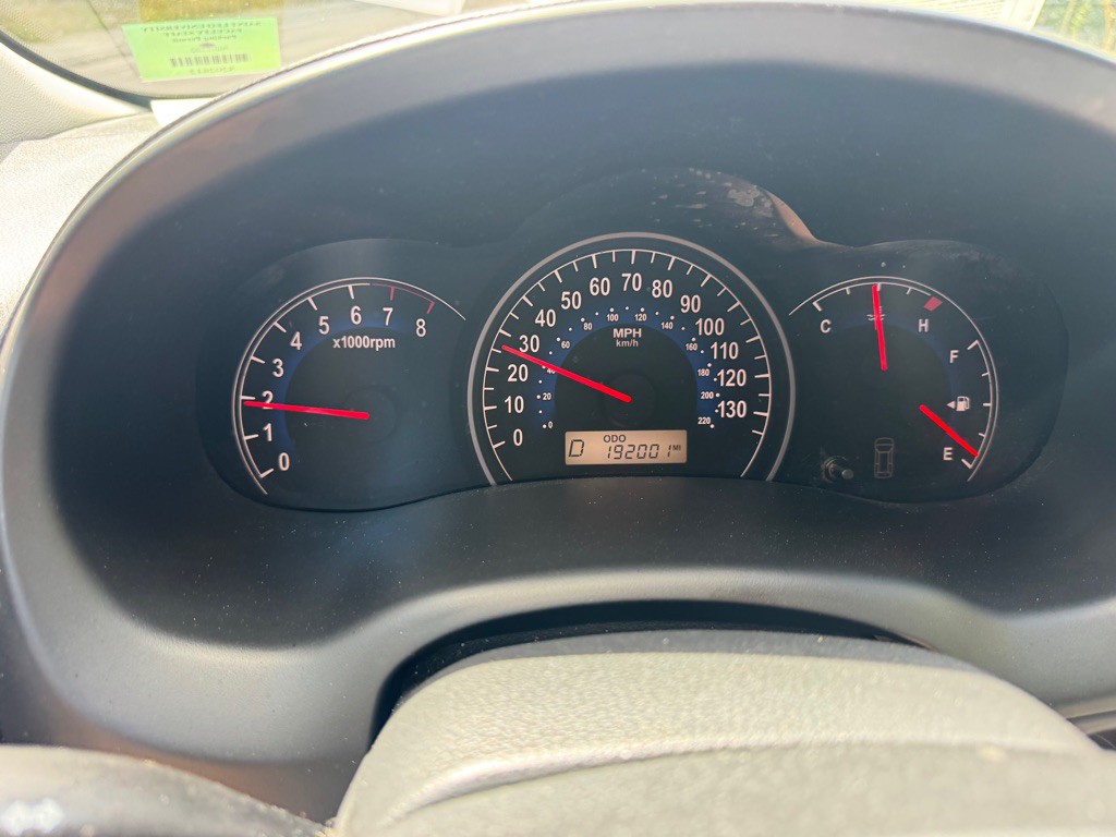 2007 Hyundai Entourage Image 10