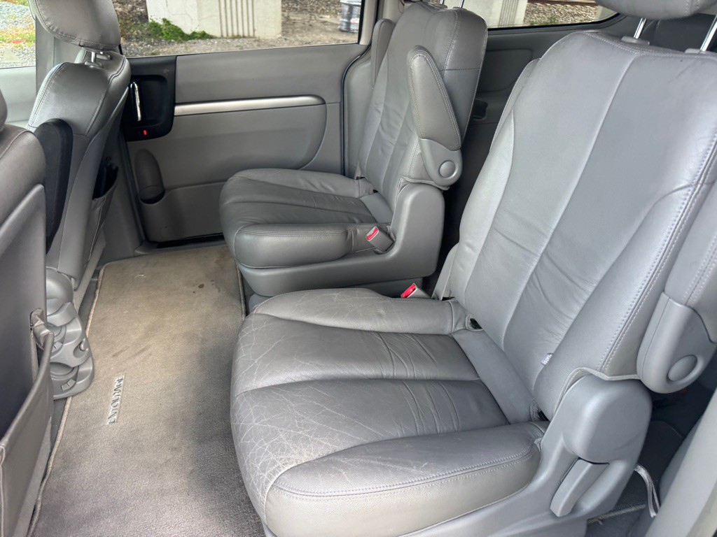 2007 Hyundai Entourage Image 19