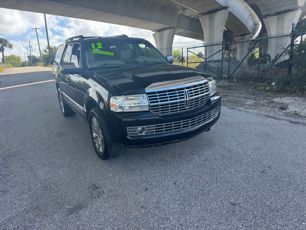 2012 Lincoln Navigator Image 2