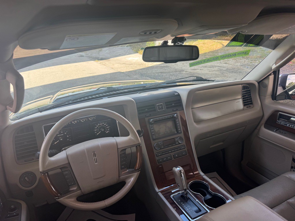 2012 Lincoln Navigator Image 12