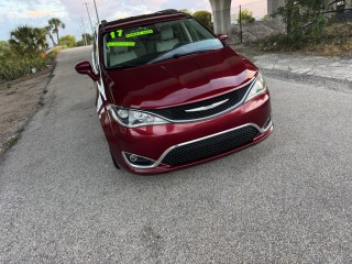 Image for 2017 Chrysler Pacifica Touring L Plus ID: 7246284