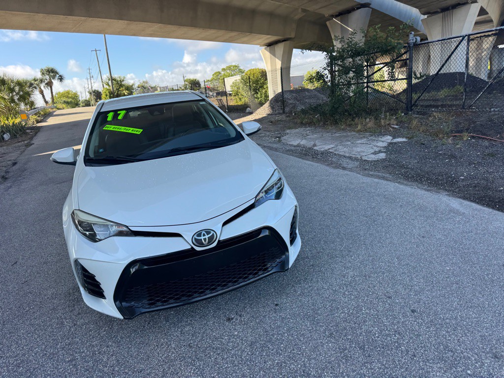 2017 Toyota Corolla Image 3