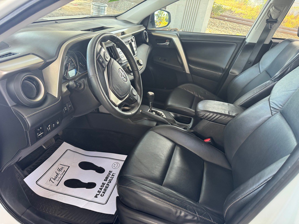 2015 Toyota Rav4 Image 11