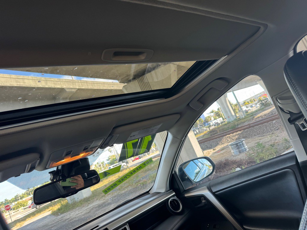 2015 Toyota Rav4 Image 12