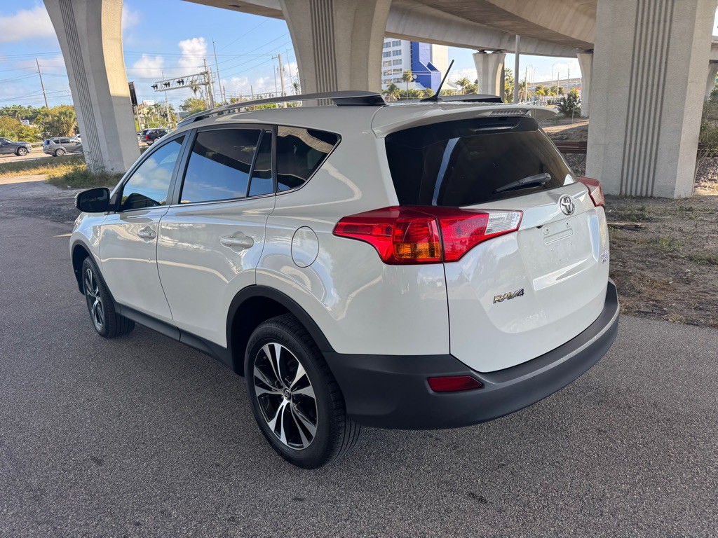 2015 Toyota Rav4 Image 13