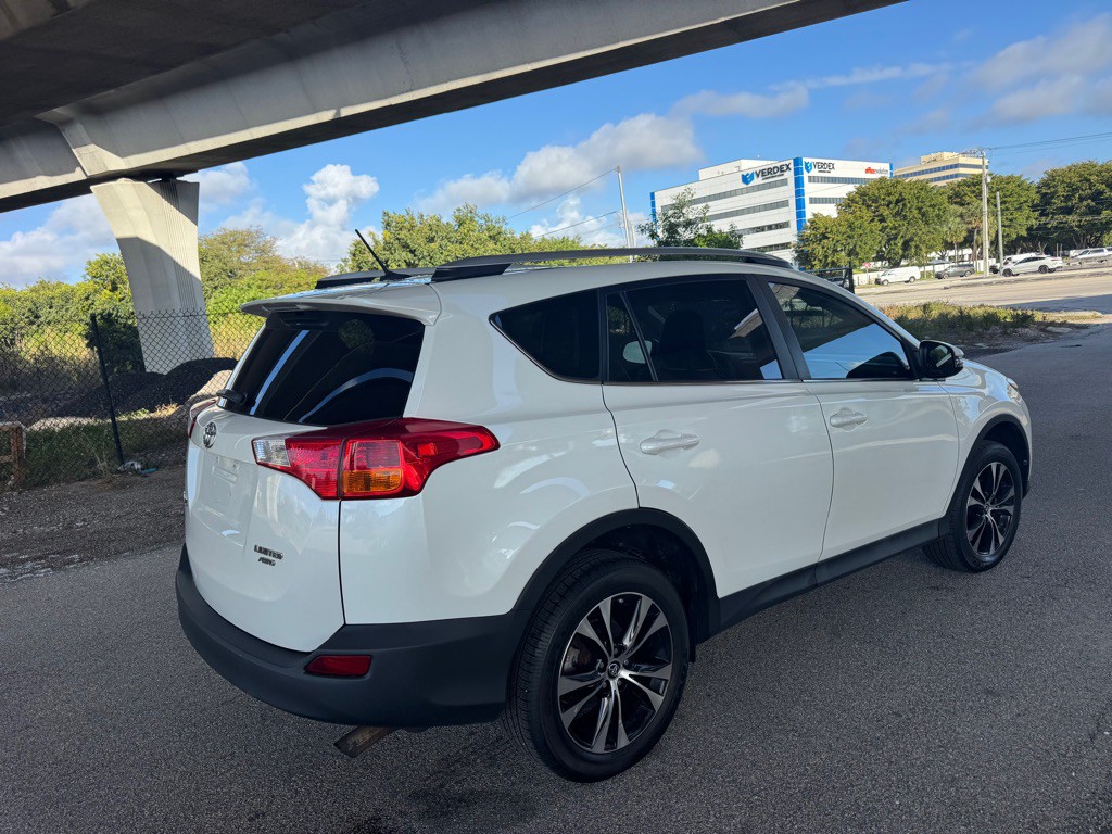 2015 Toyota Rav4 Image 14