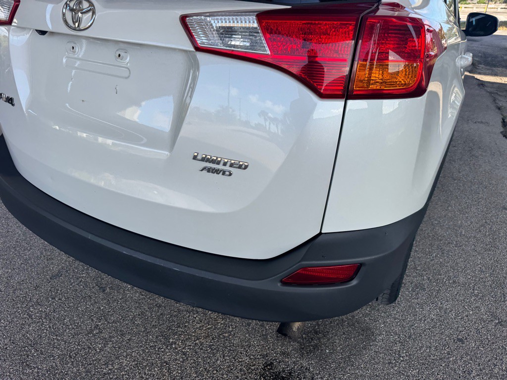 2015 Toyota Rav4 Image 15