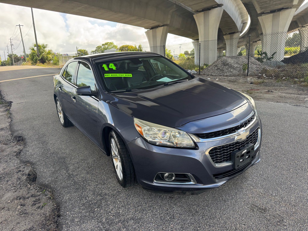 2014 Chevrolet Malibu Image 2