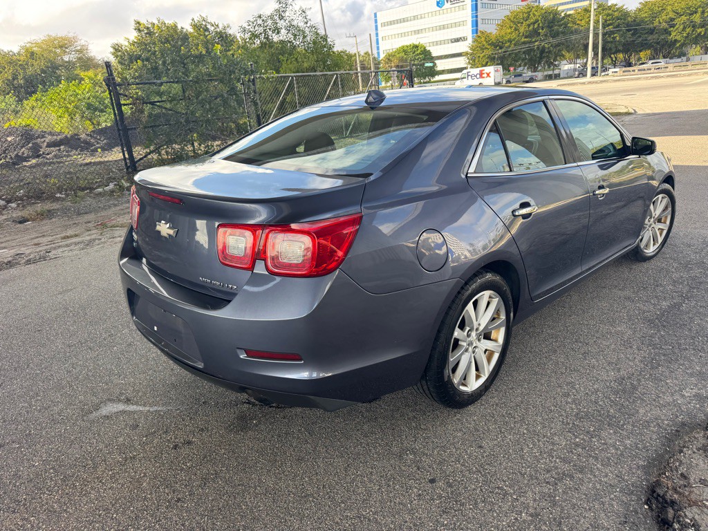 2014 Chevrolet Malibu Image 4