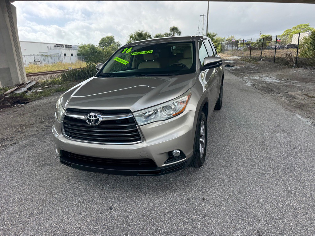2016 Toyota Highlander Image 4