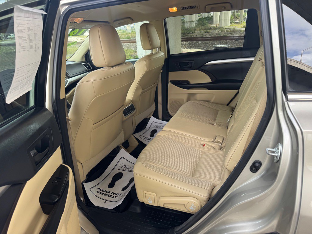 2016 Toyota Highlander Image 8