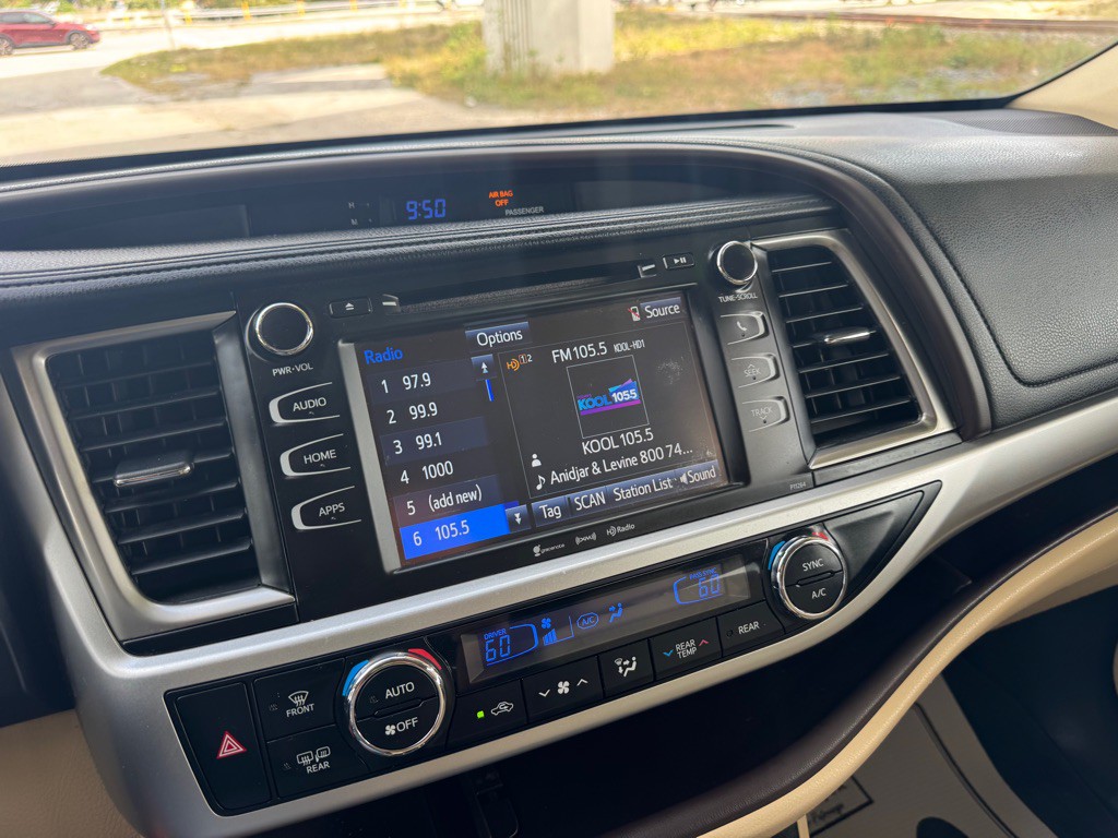 2016 Toyota Highlander Image 9