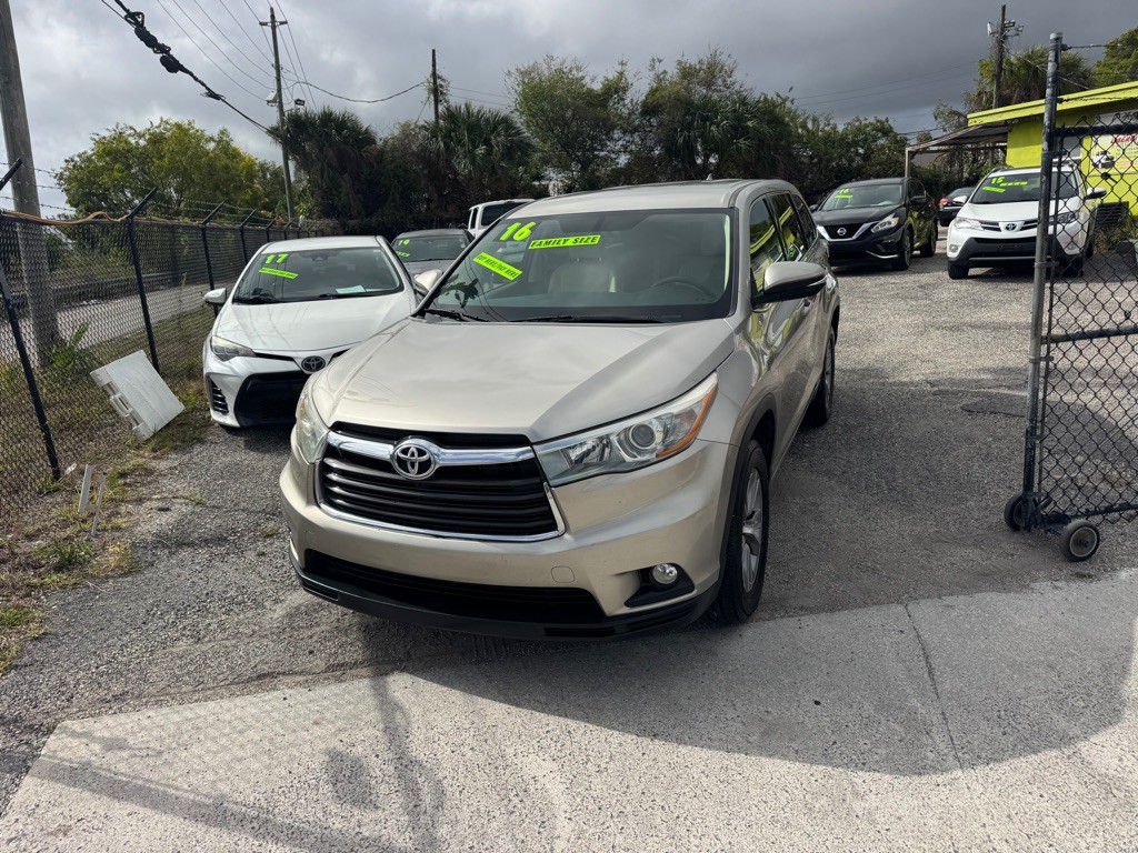 2016 Toyota Highlander Image 13