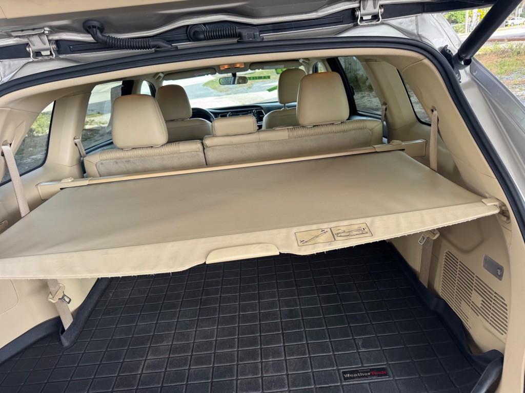 2016 Toyota Highlander Image 23