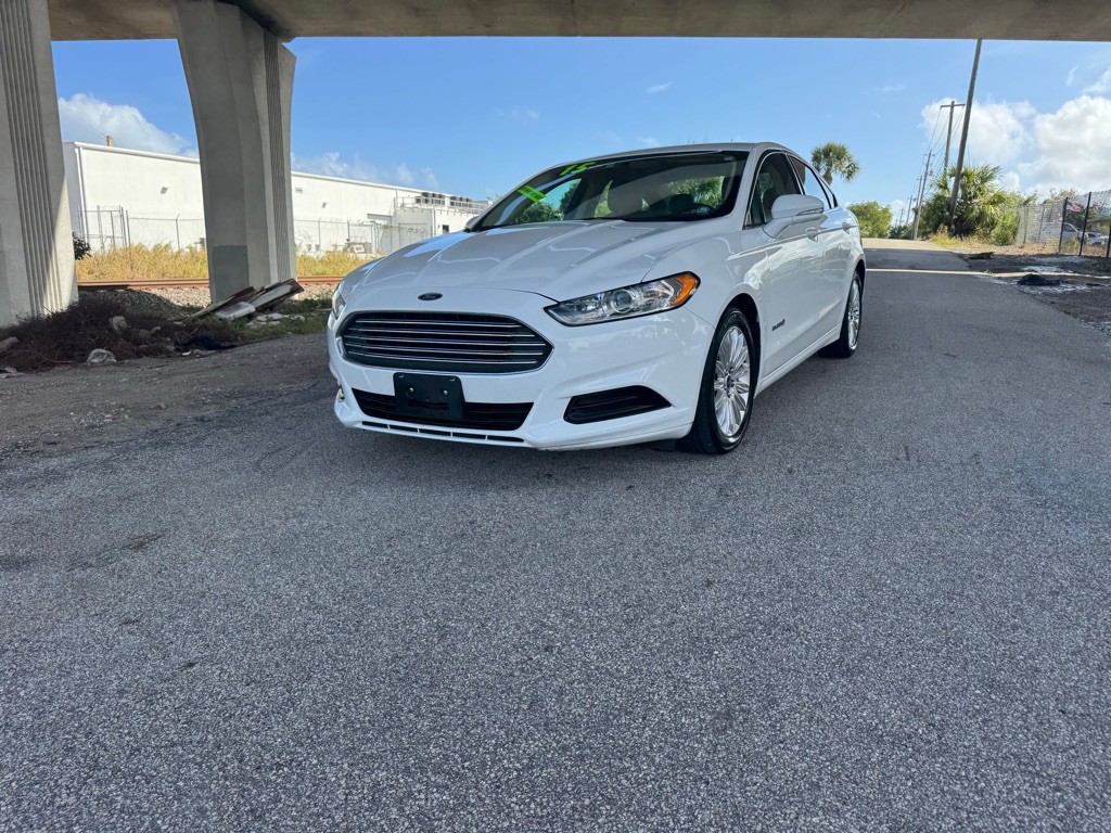 2015 Ford Fusion Image 2